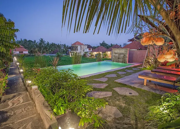 Puji Hostel *