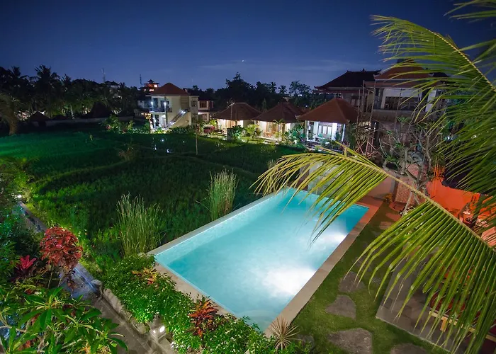 Puji Hostel *