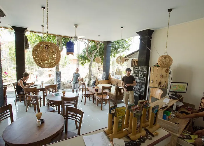 Puji Hostel *