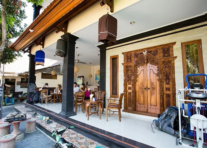 Puji Hostel *